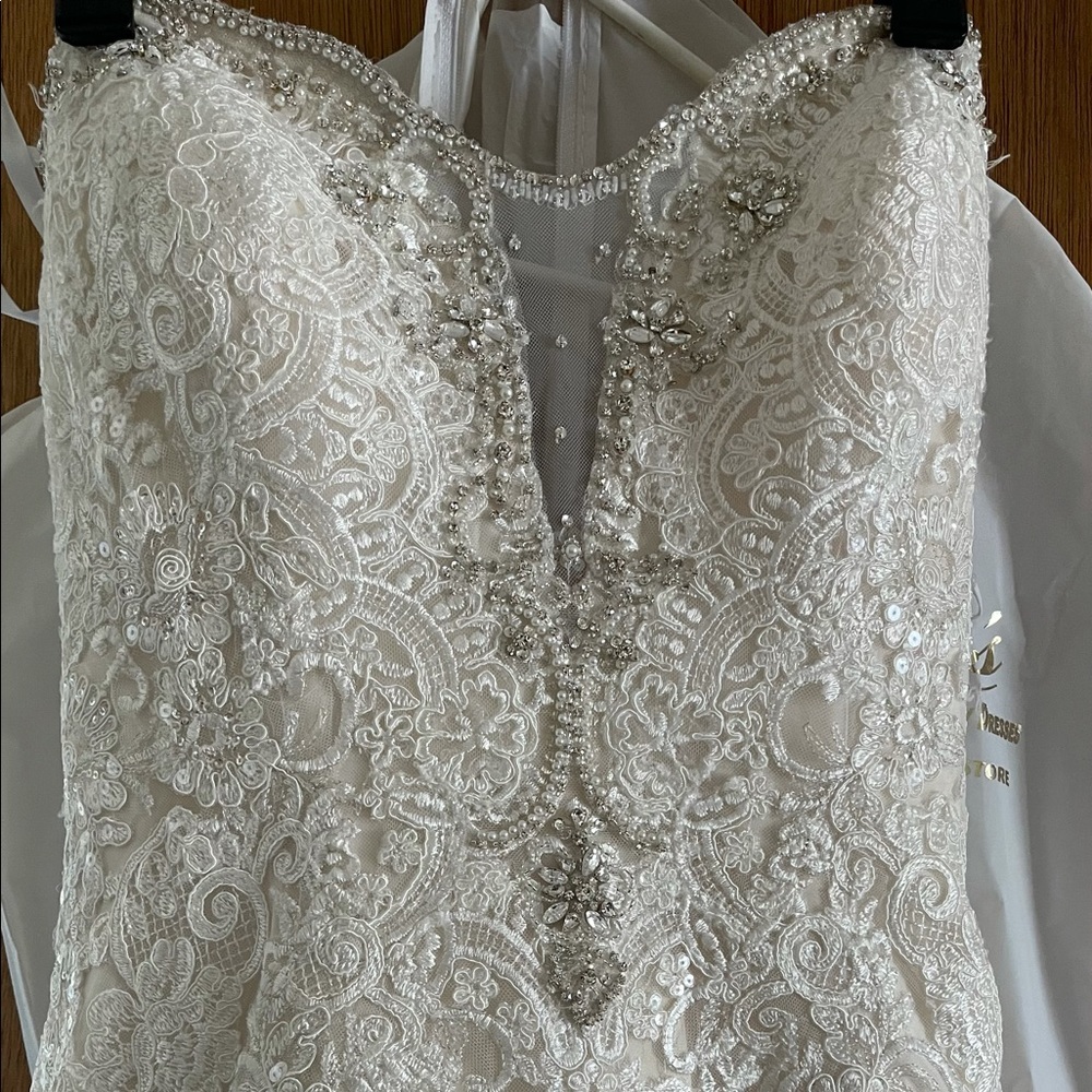 Wedding dress